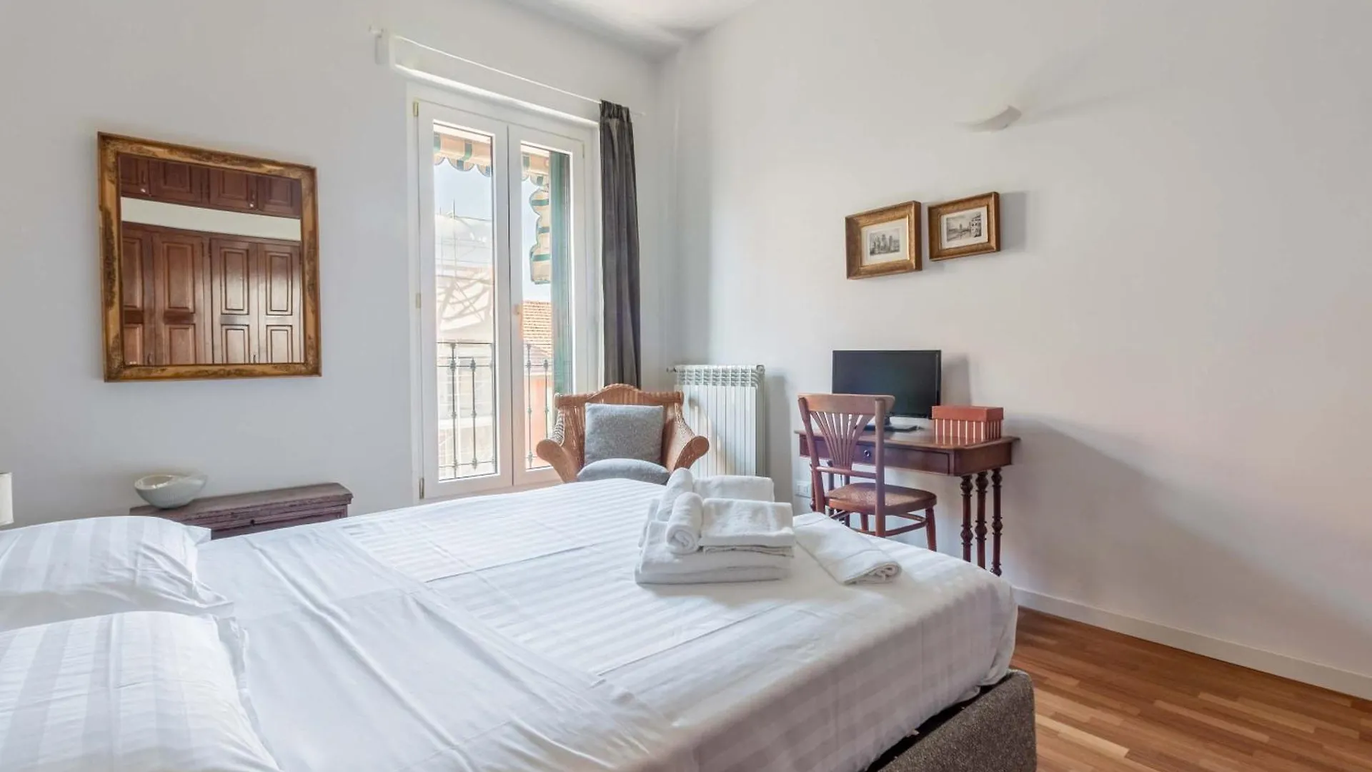 Homeby, Casa Melzo Chic Apartment In Porta Venezia Milan Italy