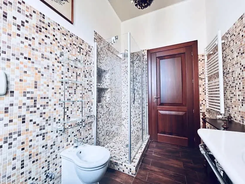 Homeby, Casa Melzo Chic Apartment In Porta Venezia Milan