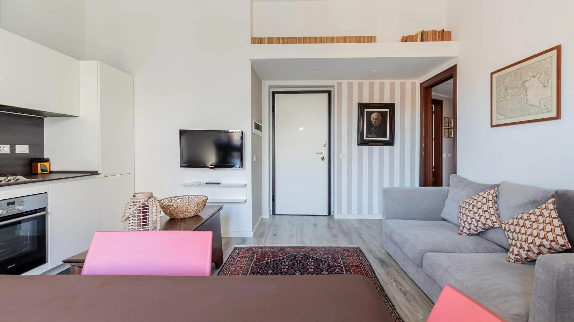 Homeby, Casa Melzo Chic Apartment In Porta Venezia Milan