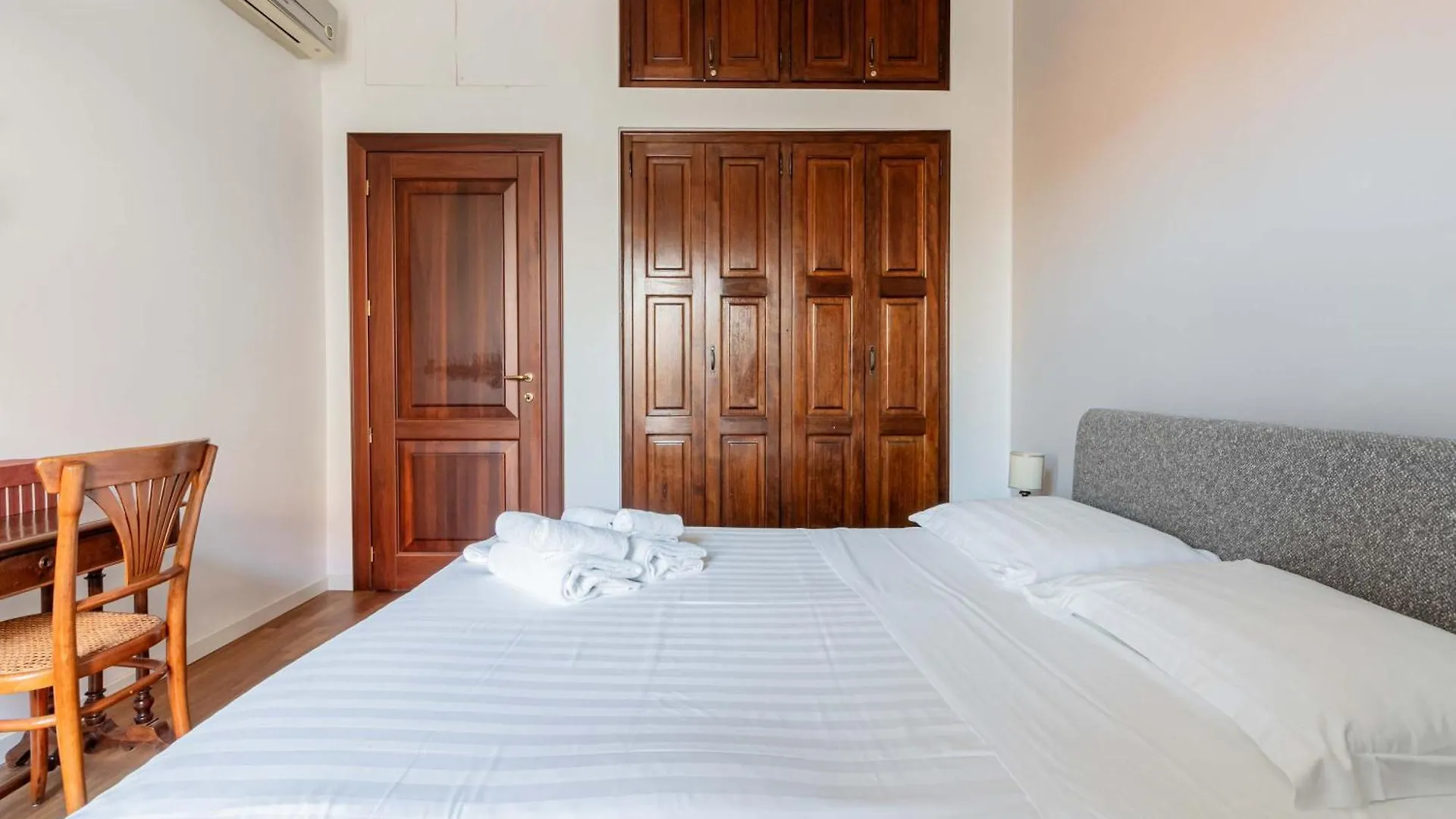 Homeby, Casa Melzo Chic Apartment In Porta Venezia Milan