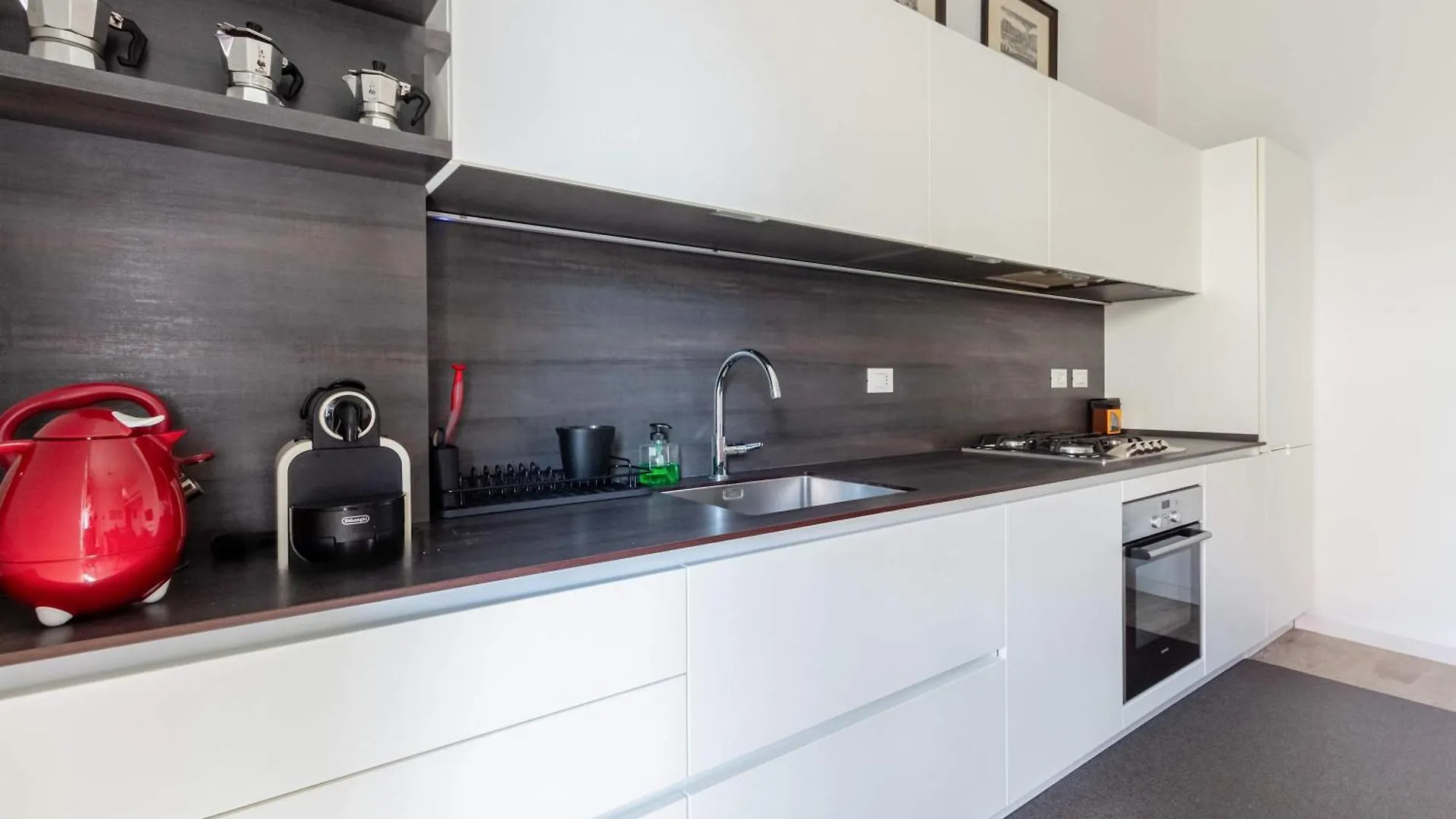 Homeby, Casa Melzo Chic Apartment In Porta Venezia Milan